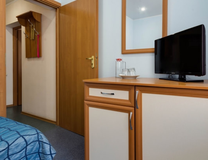 Трехместный улучшенный с балконом/ корпус 1 - Пансионат «Солнечный» Николаевка